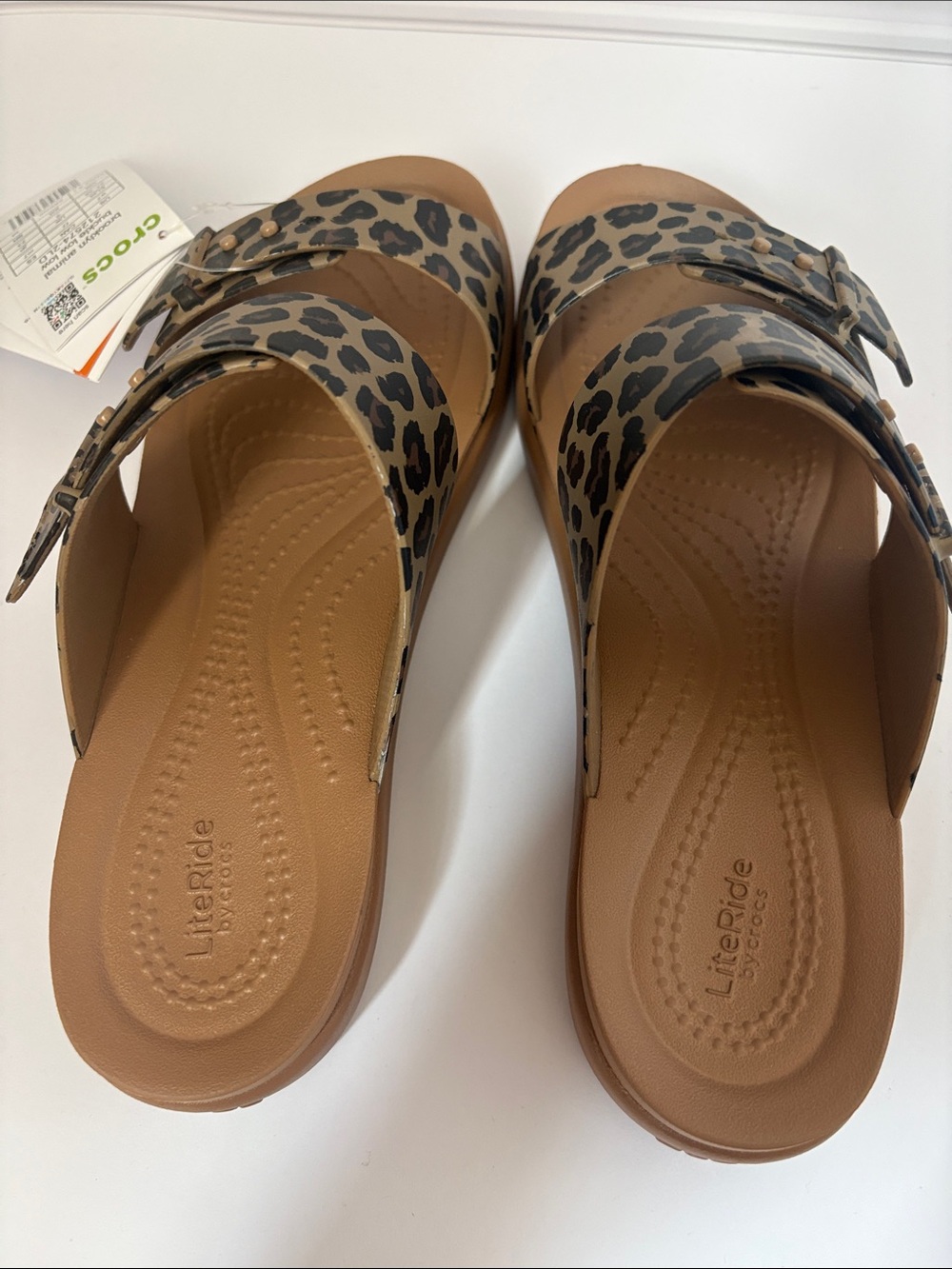 Brand New Crocs Brooklyn Leopard Print Sandals – Women’s Size 7 - Picture 3 of 4